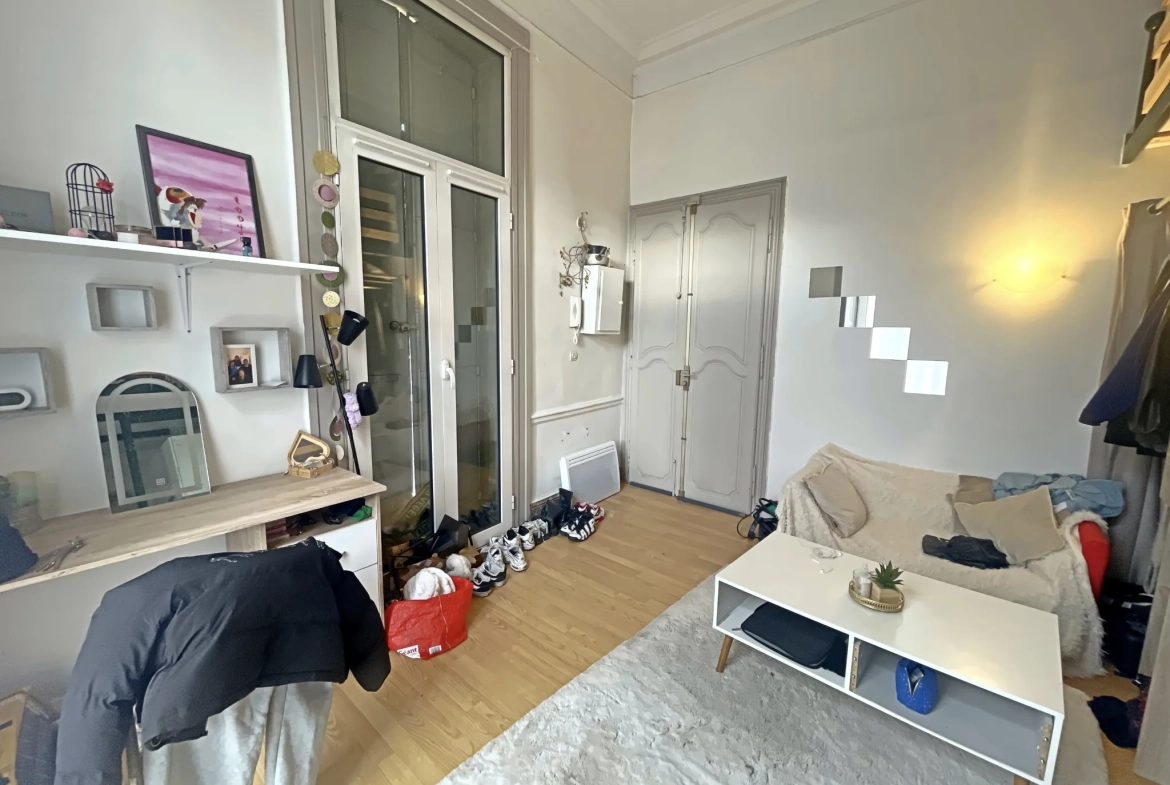 Studio avec terrasse à Montpellier, proche centre et-transports - Investissement idéal 
