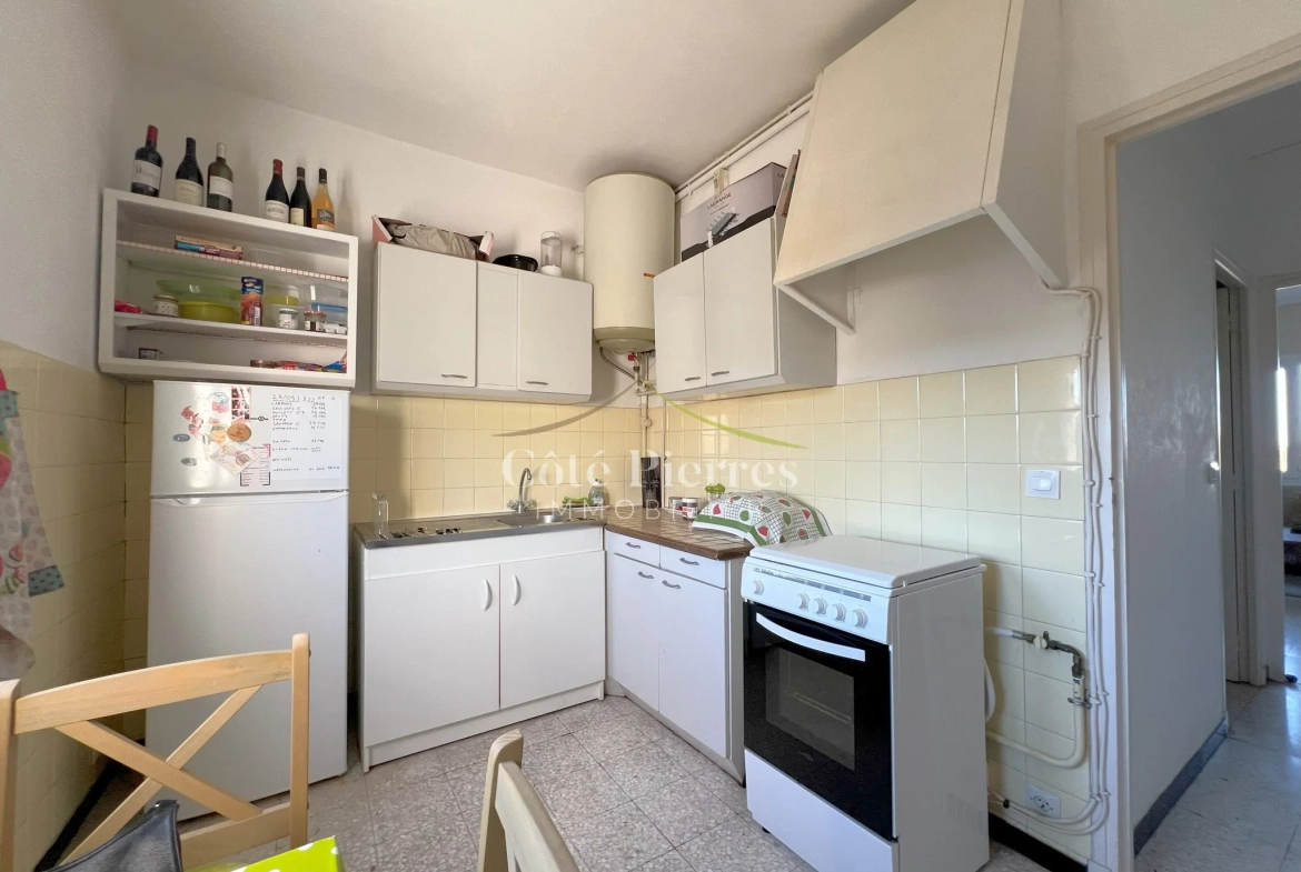 Appartement T2 à Nîmes avec vue dégagée et parking privé 