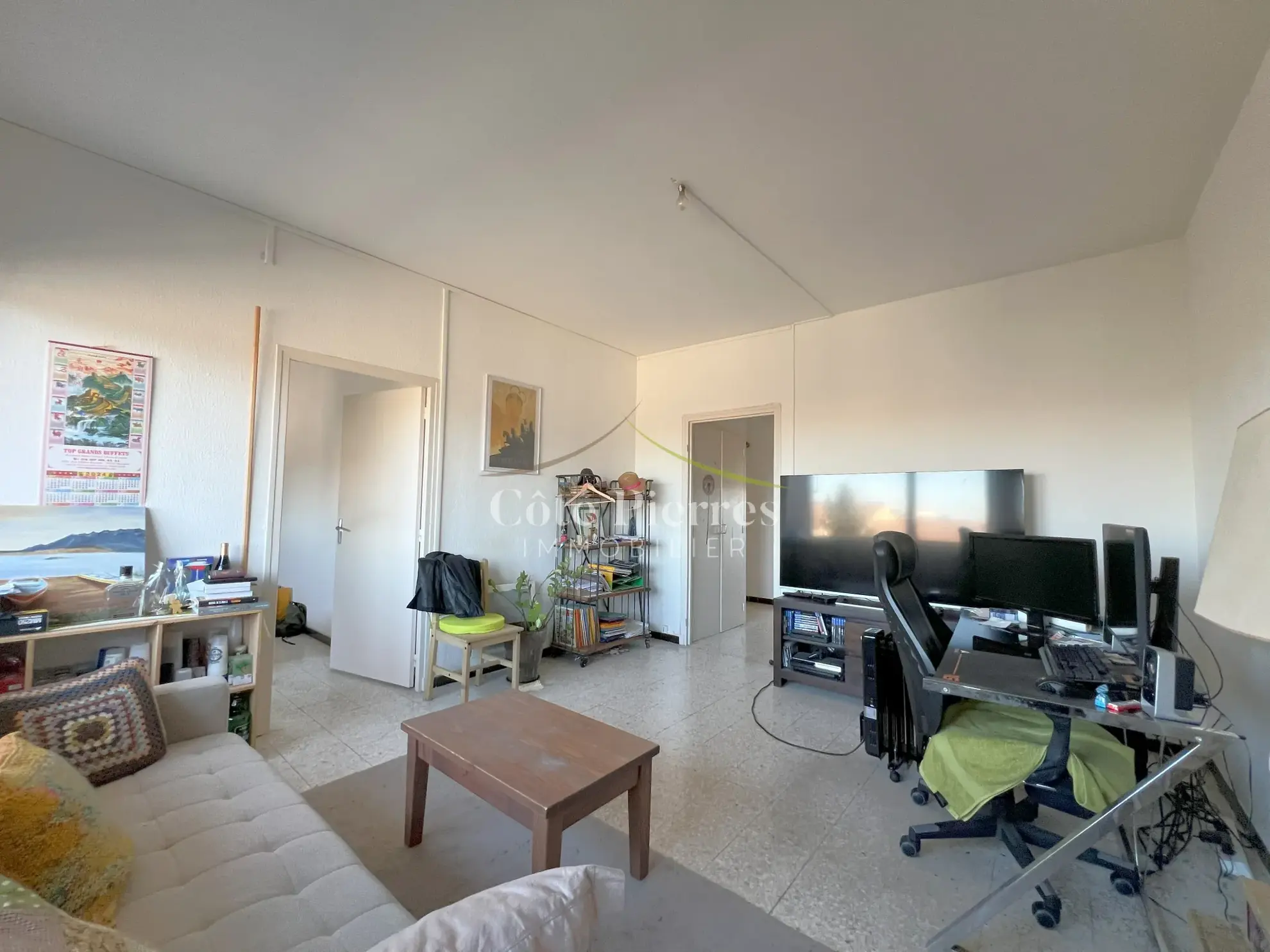 Appartement T2 à Nîmes avec vue dégagée et parking privé 