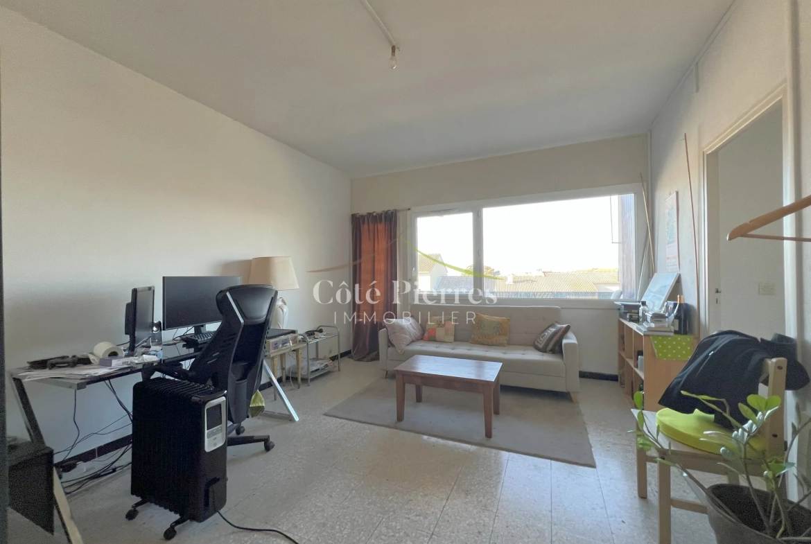 Appartement T2 à Nîmes avec vue dégagée et parking privé 