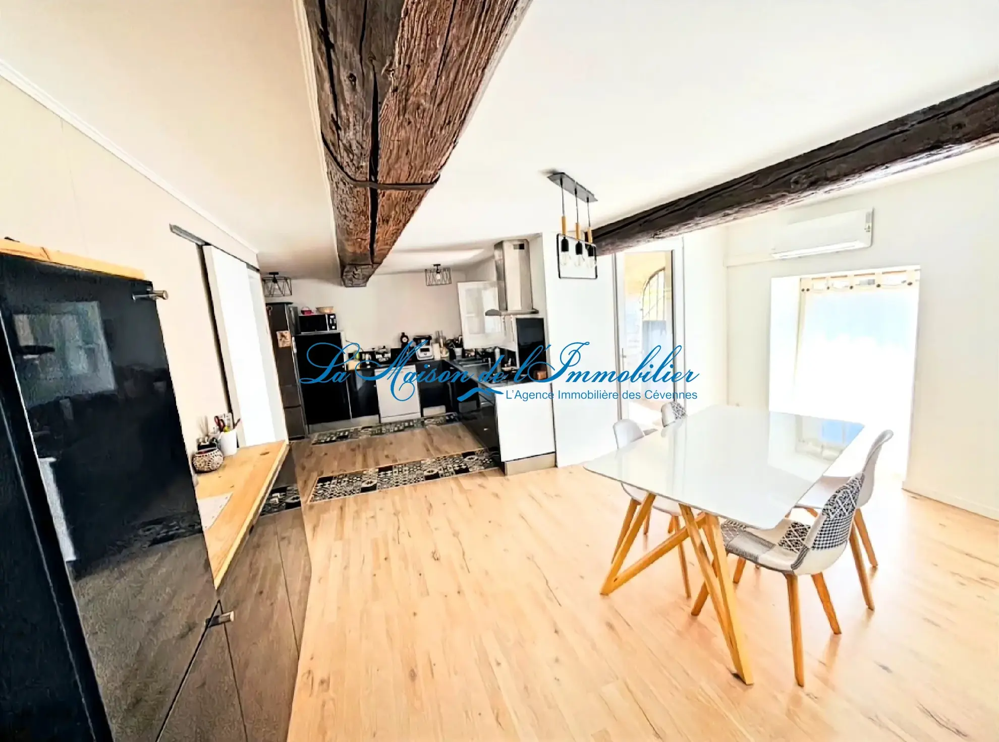 Maison de village à Corconne avec studio, atelier et terrasses – 165 m² à vendre 