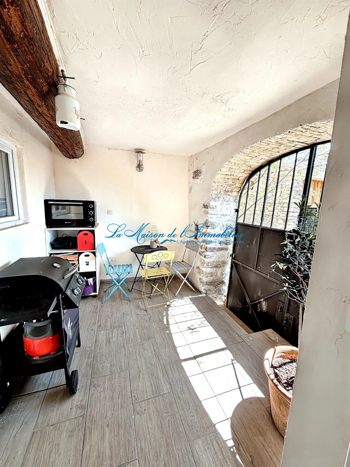 Maison de village à Corconne avec studio, atelier et terrasses – 165 m² à vendre 