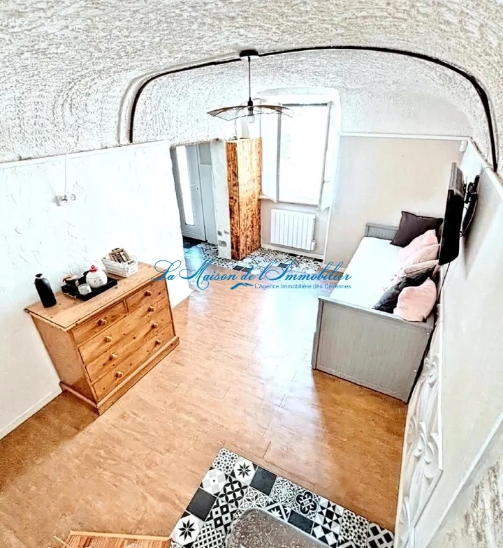 Maison de village à Corconne avec studio, atelier et terrasses – 165 m² à vendre 
