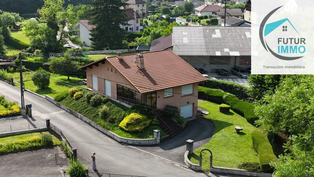 Maison traditionnelle F5 à Autechaux-Roide avec garage, sous-sol et terrain arboré