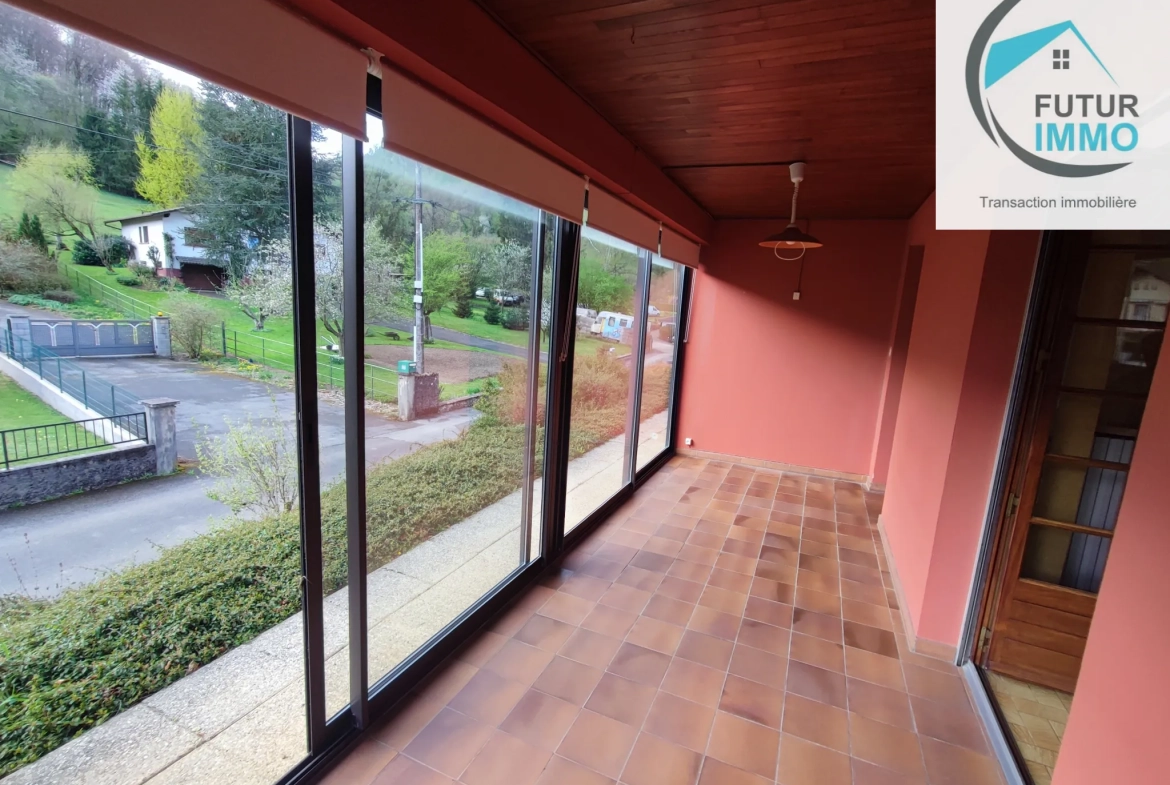 Maison F5 à Autechaux-Roide avec sous-sol et terrain arboré, rénovée en 2006 