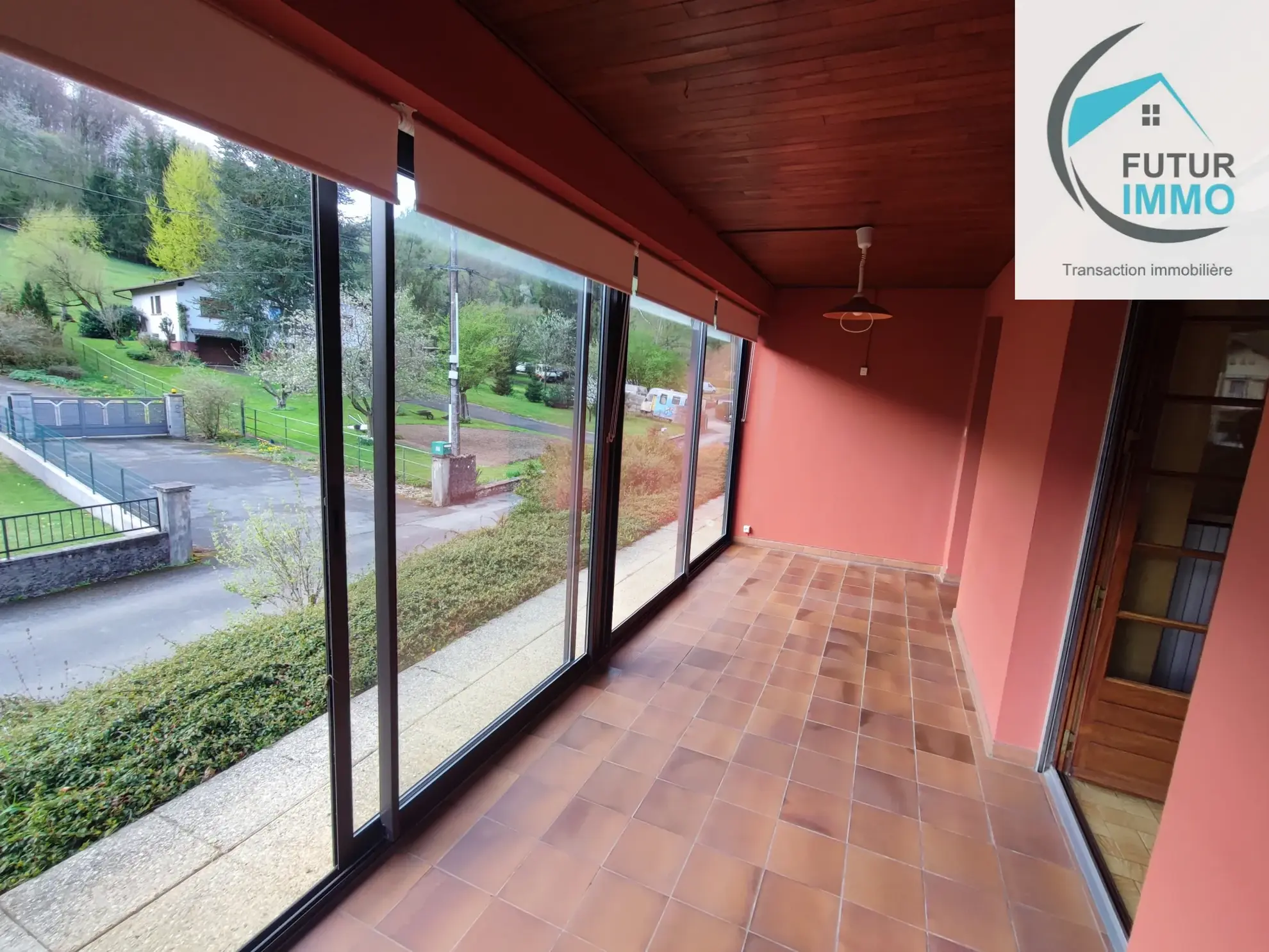 Maison F5 à Autechaux-Roide avec sous-sol et terrain arboré, rénovée en 2006 