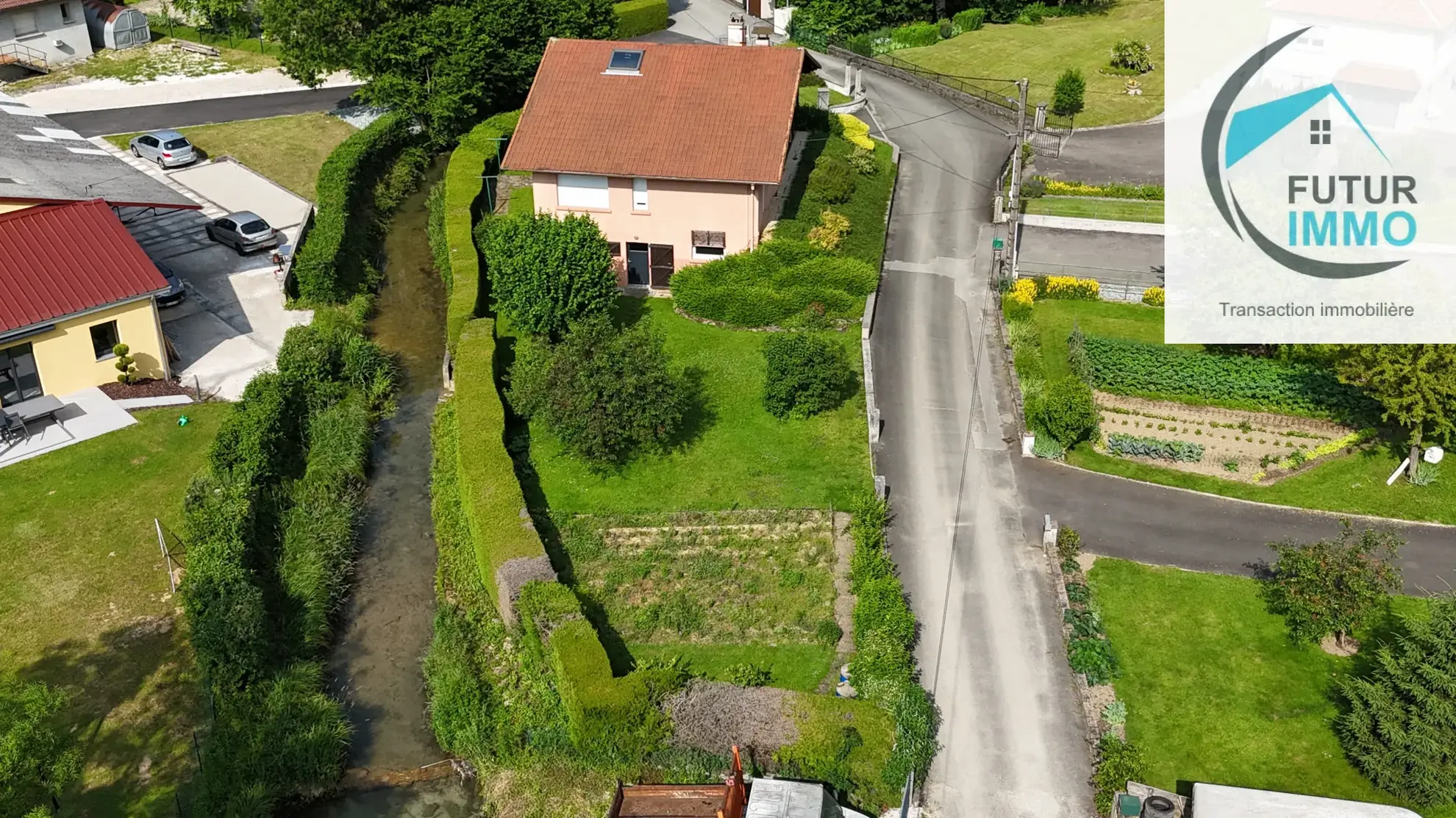 Maison traditionnelle F5 à Autechaux-Roide avec garage, sous-sol et terrain arboré 