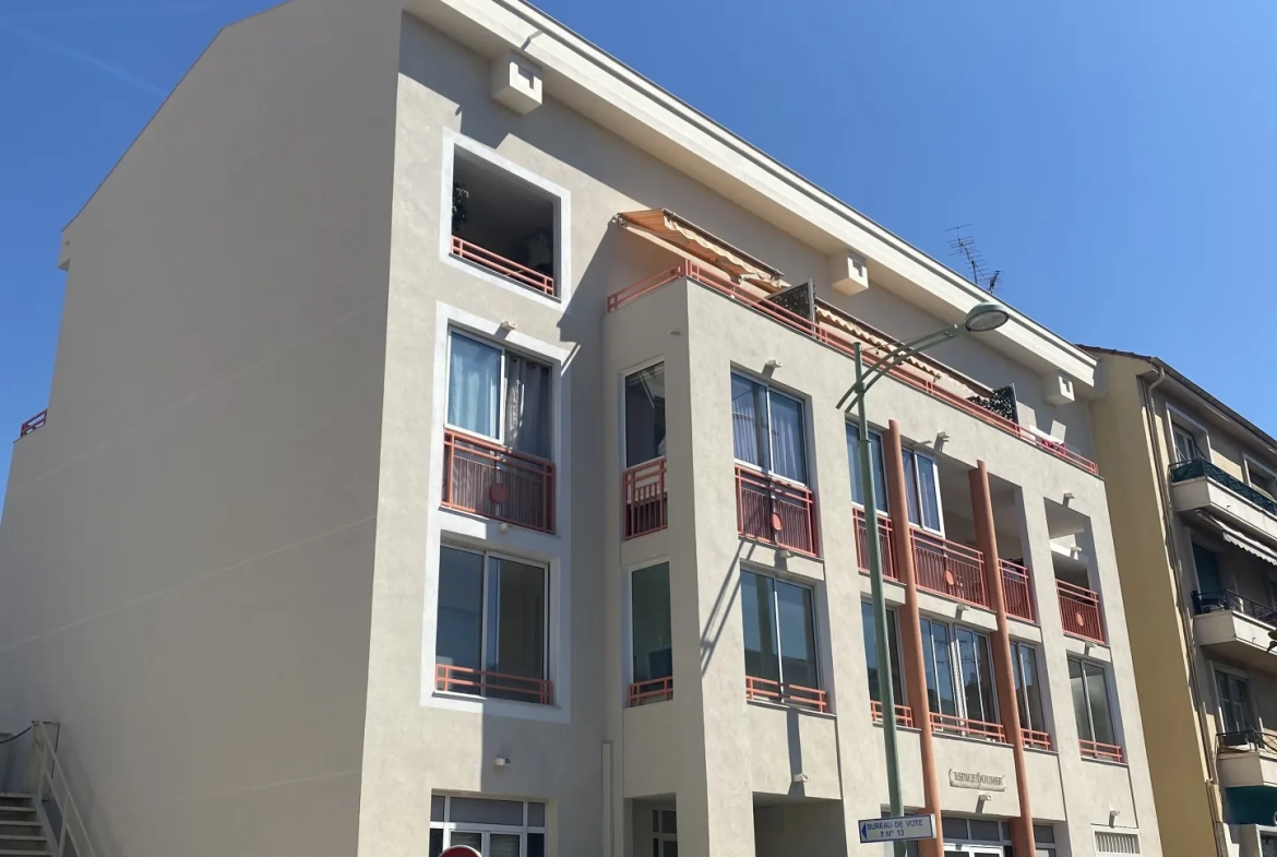 Appartement 2 pièces de 43,20 m² avec terrasse et parking au Cannet 