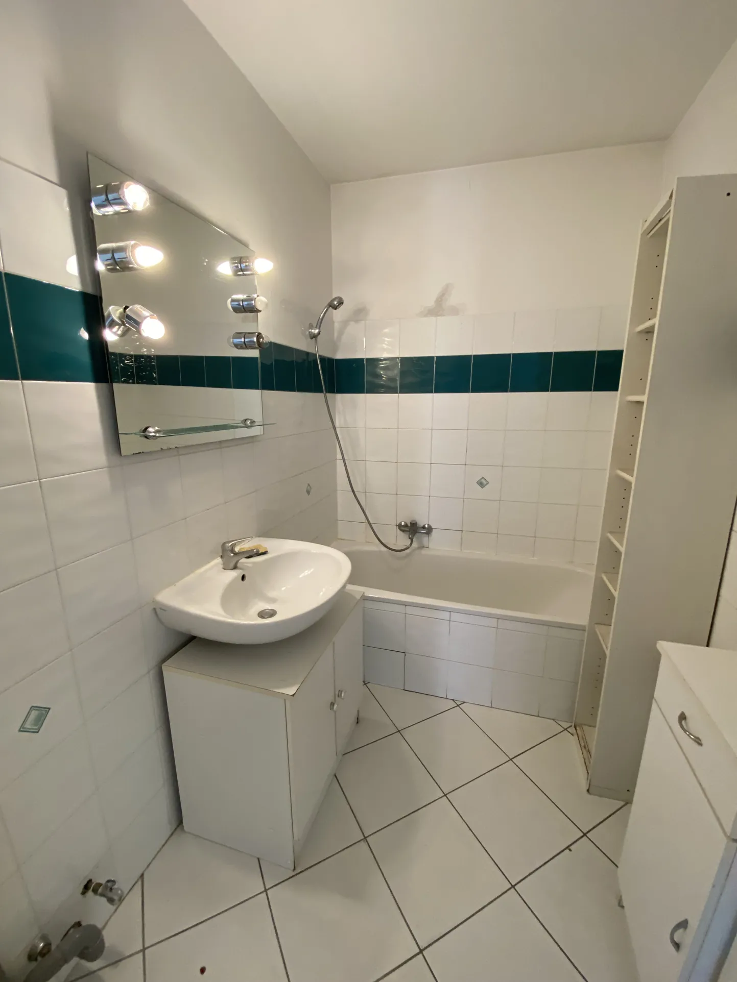 Appartement 2 pièces de 43,20 m² avec terrasse et parking au Cannet 