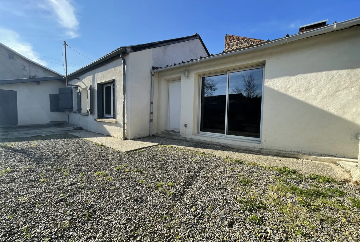 Maison rénovée avec 3 chambres au centre de Vic en Bigorre 