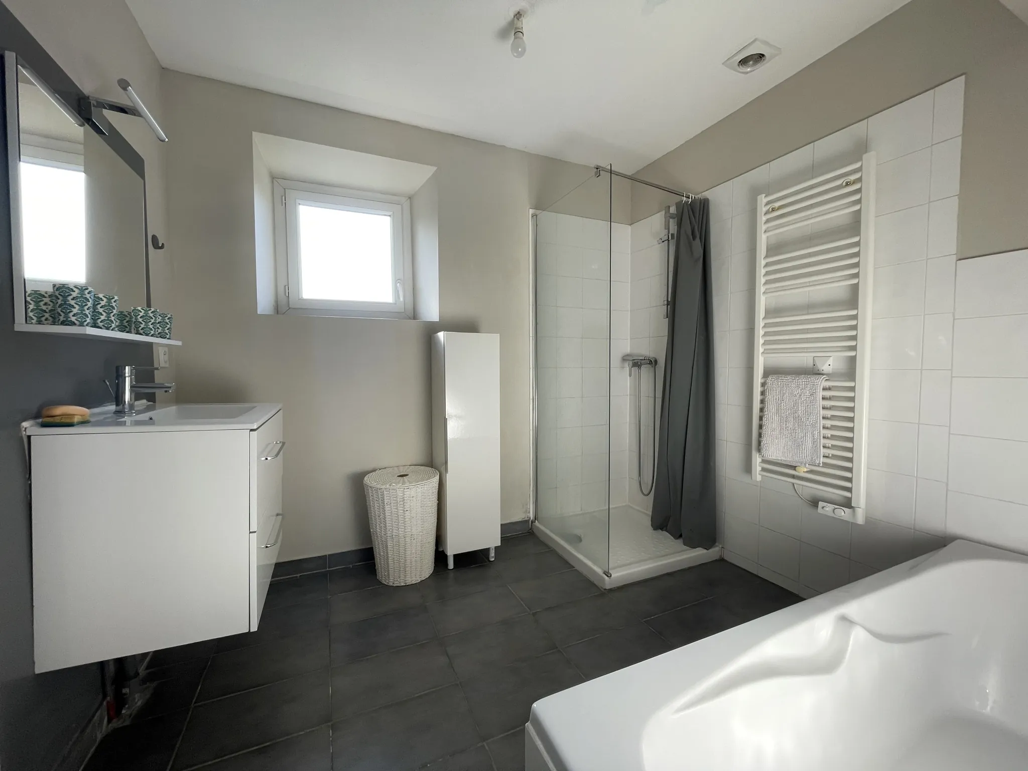 Maison rénovée avec 3 chambres au centre de Vic en Bigorre 