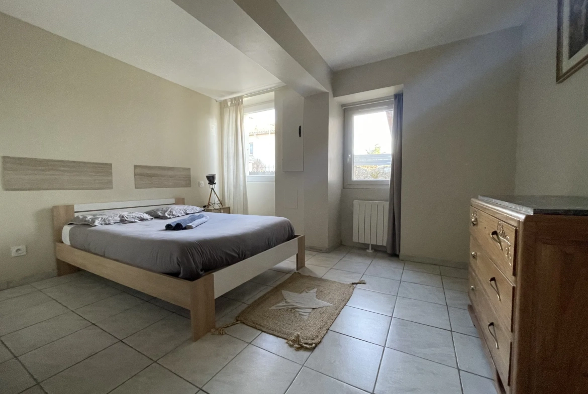 Maison rénovée avec 3 chambres au centre de Vic en Bigorre 