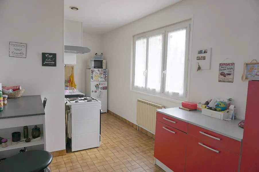 Jolie maison individuelle avec sous-sol à Varenne Saint Germain - 75 m², terrain 1525 m² 