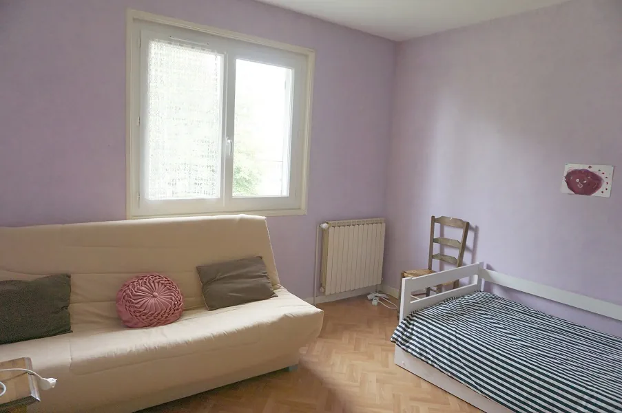 Jolie maison individuelle avec sous-sol à Varenne Saint Germain - 75 m², terrain 1525 m² 