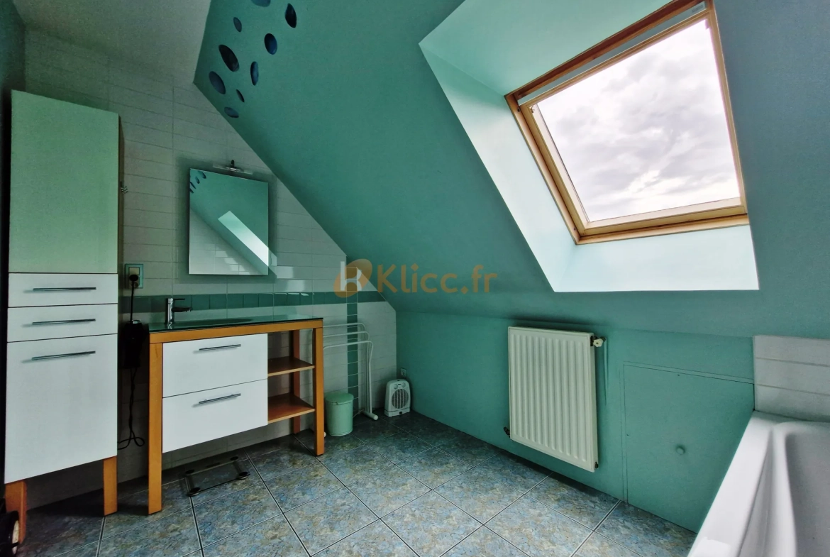 Magnifique pavillon contemporain avec 4 chambres et sous-sol complet à Elbeuf en Bray 