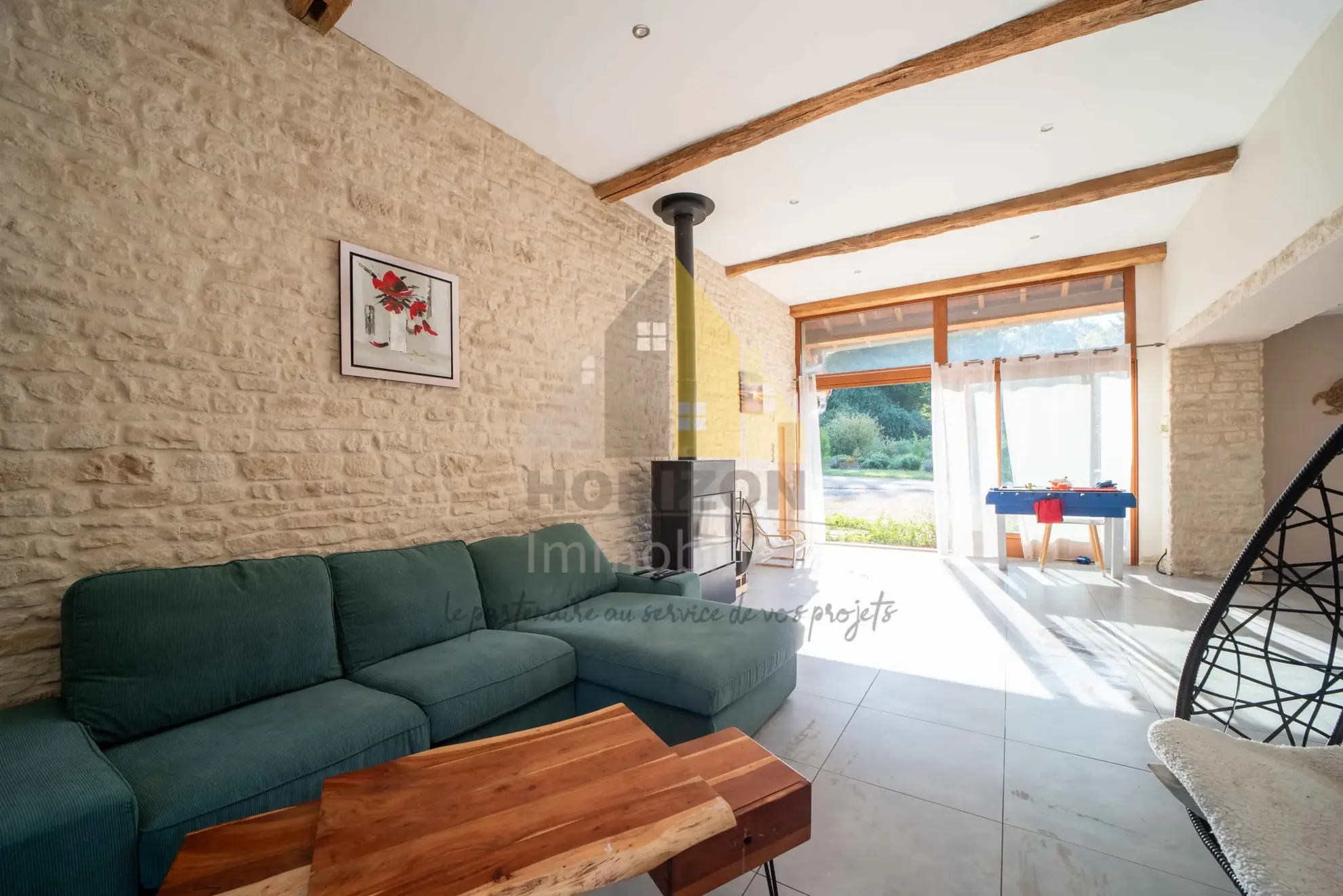 Longère rénovée de 184m² avec grand terrain à Commenailles 