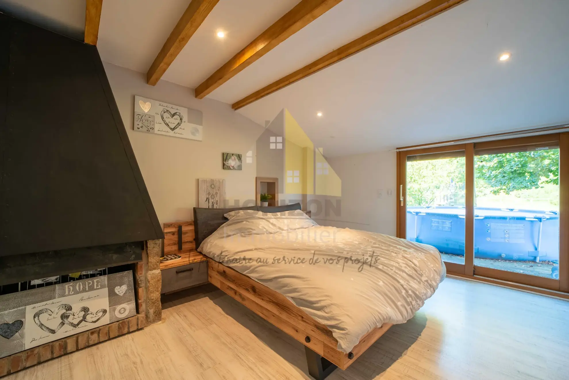 Longère rénovée de 184m² avec grand terrain à Commenailles 