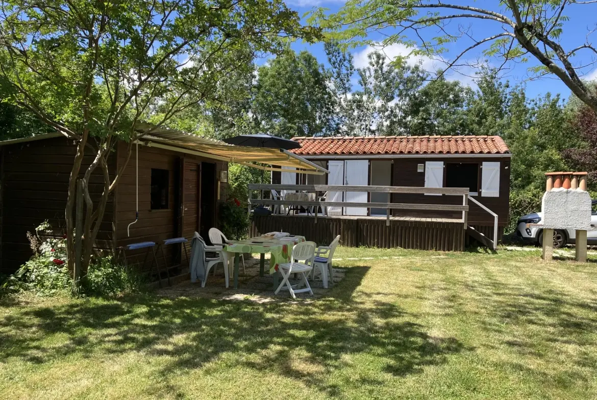 Bungalow en bois de 32 m² à Le Mazeau proche de la rivière - Idéal amoureux de la nature 