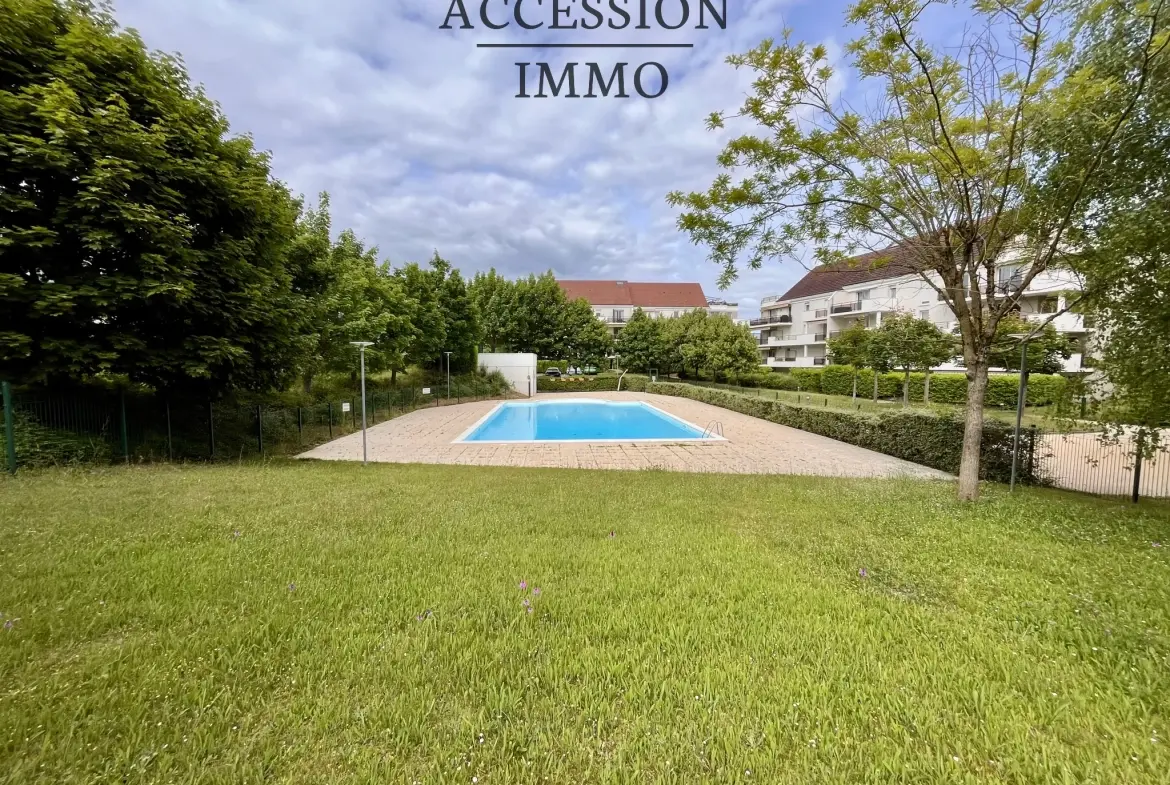 Appartement T4 rénové avec terrasse et piscine à Dijon - Toison d'Or 