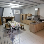 Maison de village à Magne avec 4 chambres, grande cuisine et jardin, rénovée