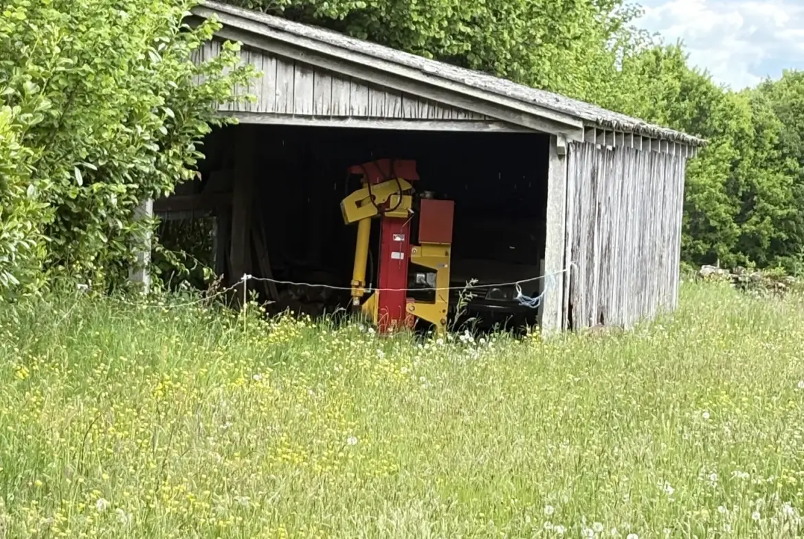 Maison de village à vendre à Saint Julien aux Bois - 75 m² avec 2 chambres 