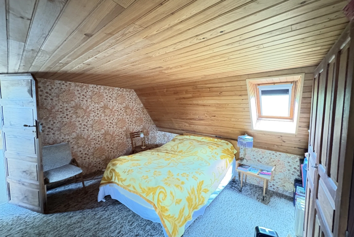 Maison de village à vendre à Saint Julien aux Bois - 75 m² avec 2 chambres 