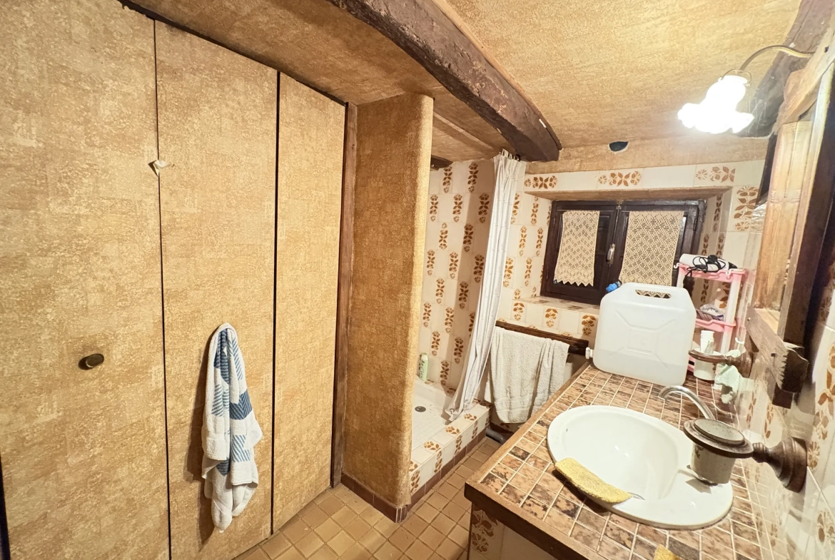 Maison de village à vendre à Saint Julien aux Bois - 75 m² avec 2 chambres 