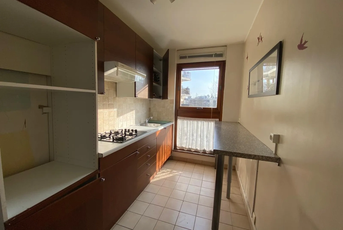 Appartement de standing de 51 m² avec balcon, cave et parking au Chesnay 