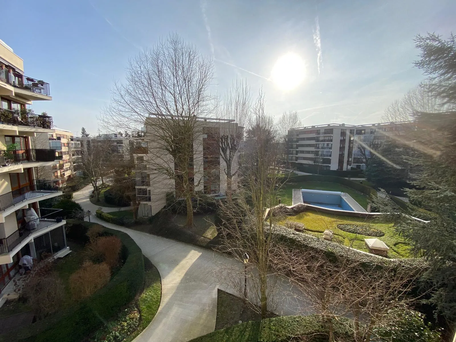 Appartement de standing de 51 m² avec balcon, cave et parking au Chesnay 
