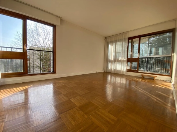 Appartement de standing de 51 m² avec balcon, cave et parking au Chesnay