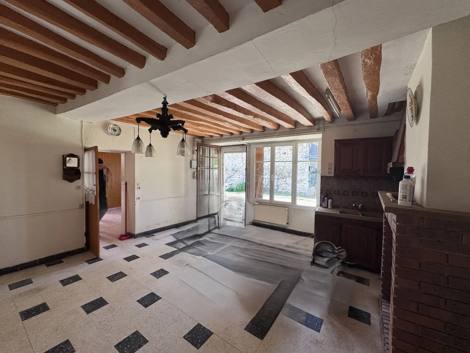 Charmante maison ancienne avec jardin à Perthes-en-Gâtinais, idéale pour rénovation 