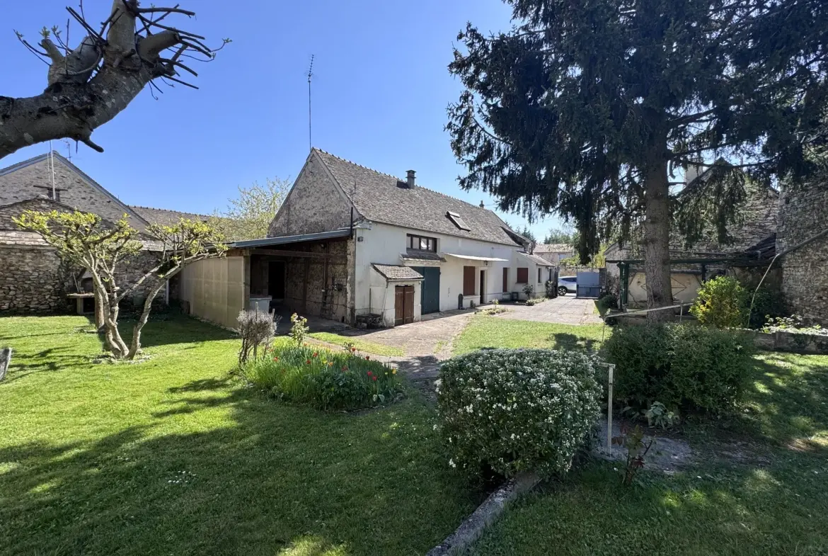 Charmante maison ancienne avec jardin à Perthes-en-Gâtinais, idéale pour rénovation 