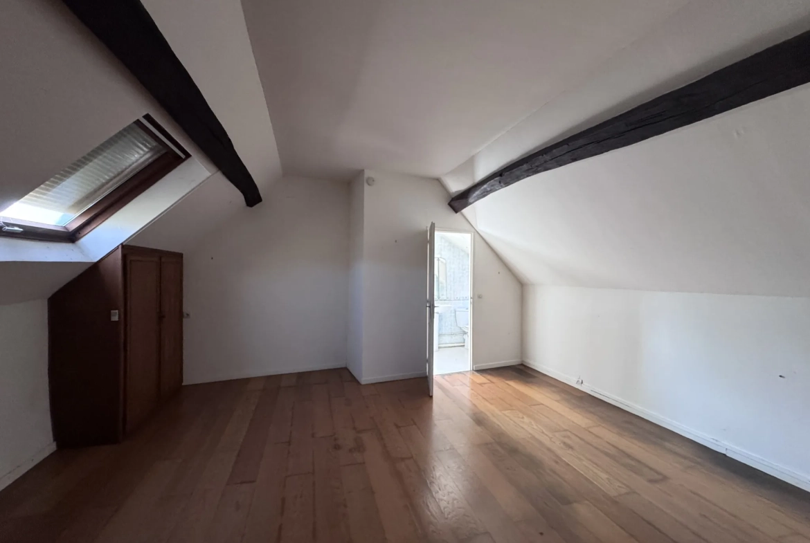 Charmante maison ancienne avec jardin à Perthes-en-Gâtinais, idéale pour rénovation 
