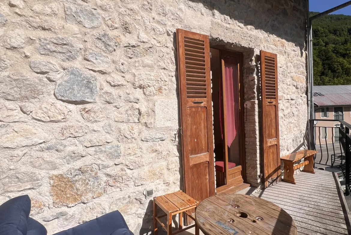 Charmante maison de village à Chezery Forens - 80 m², garage, 2 chambres, calme 