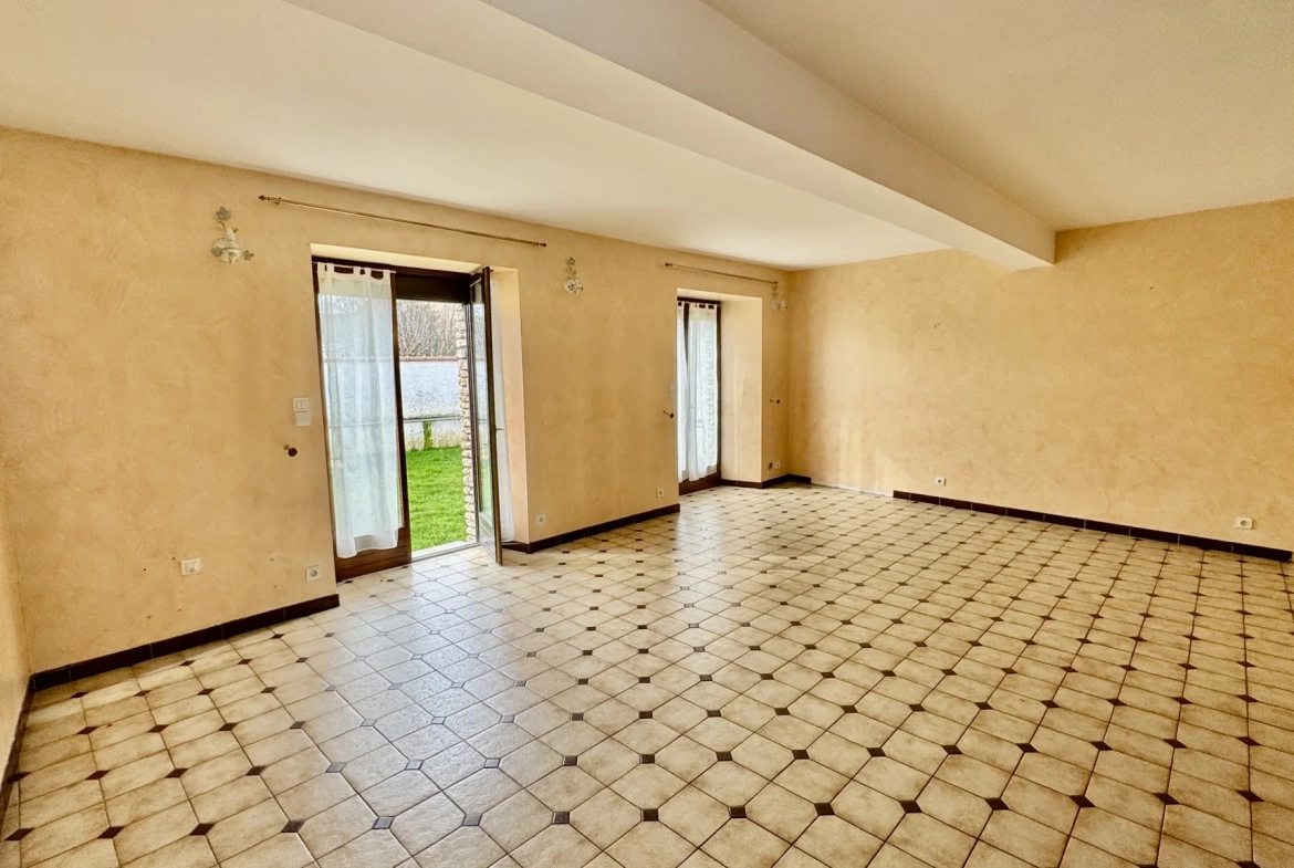 Maison à Issou de 120 m² avec jardin, garage et grand potentiel - Vente immobilière en Île-de-France 