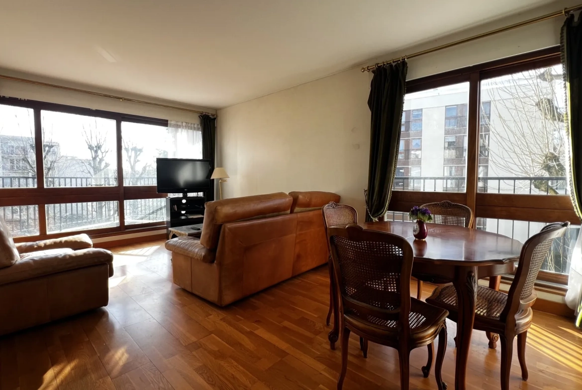 Appartement de 64 m² avec cave et box au cœur de Le Chesnay 