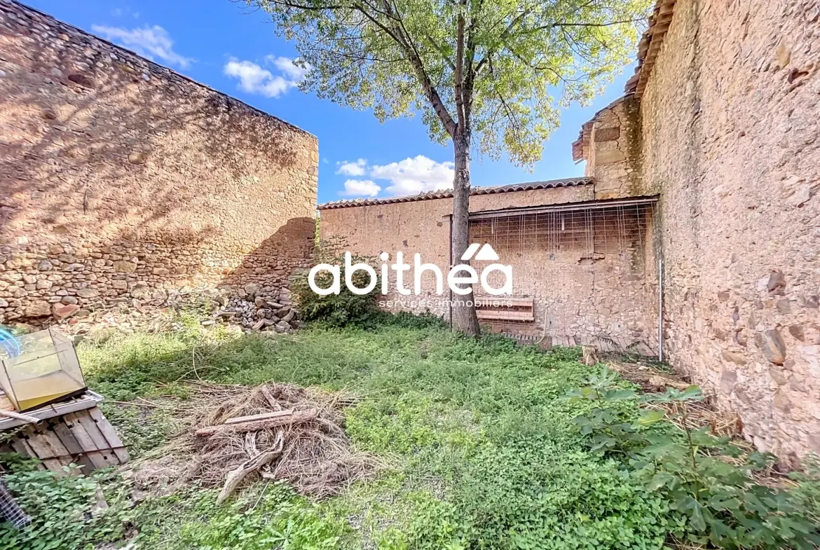 Ancienne bâtisse à rénover avec dépendance et jardin à Cruzy, Hérault 