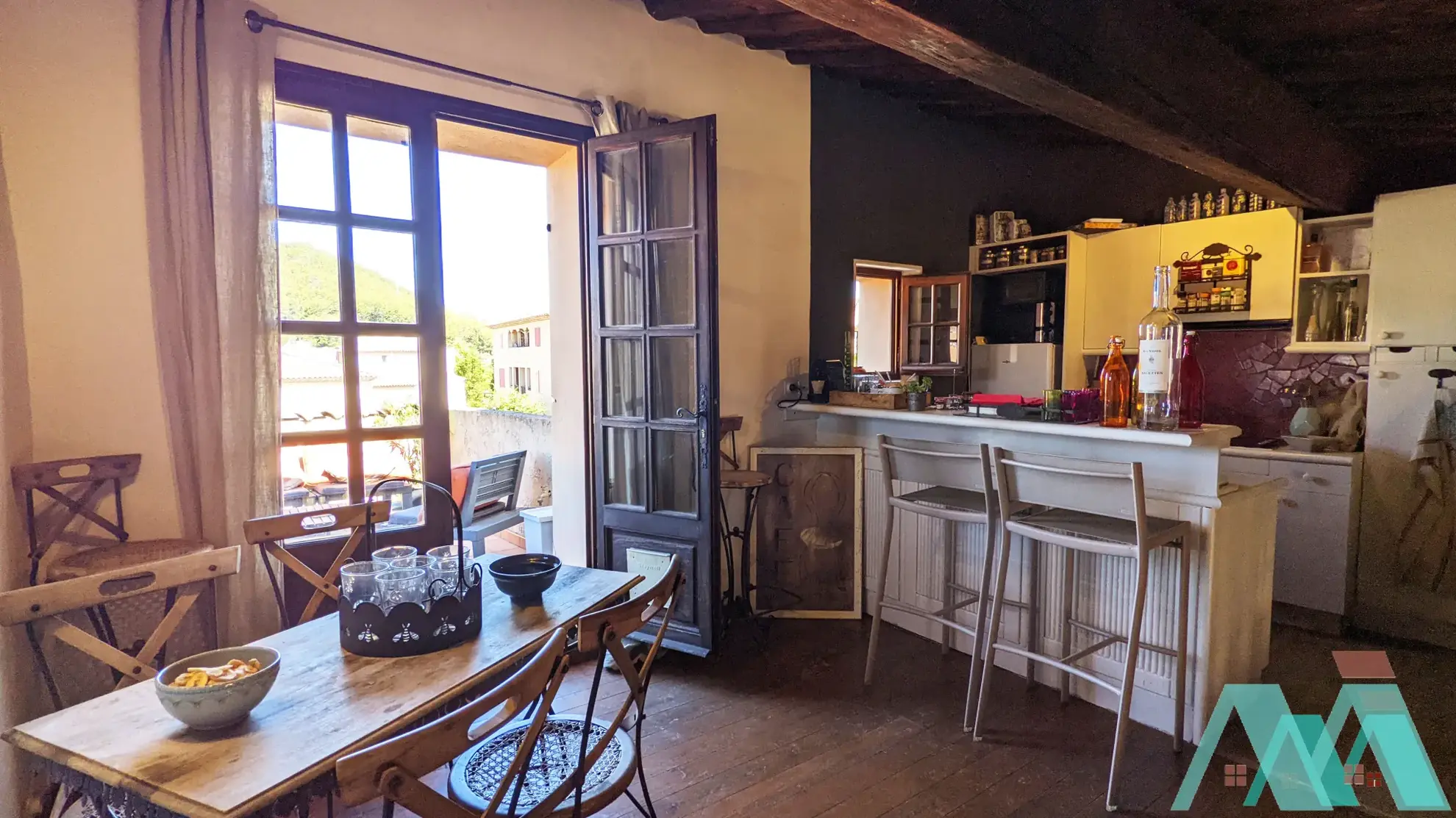 Appartement T3 en Duplex avec Terrasse et Garage au Beausset 