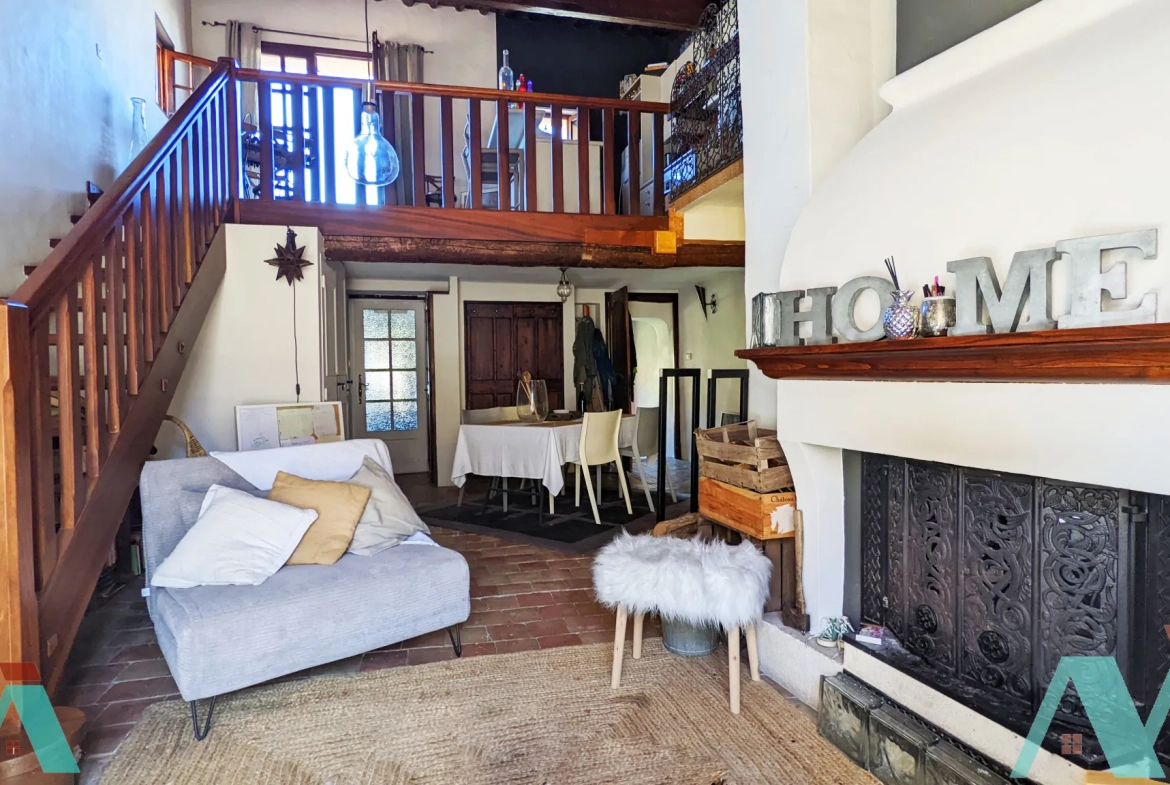 Appartement T3 en Duplex avec Terrasse et Garage au Beausset 