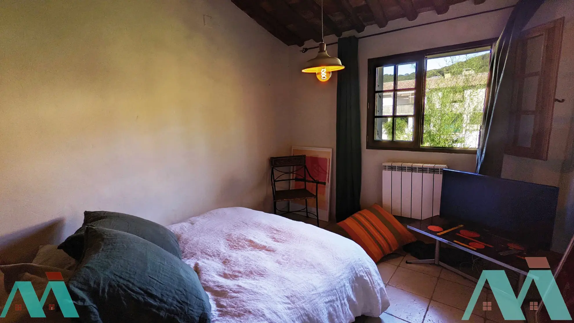 Appartement T3 en Duplex avec Terrasse et Garage au Beausset 