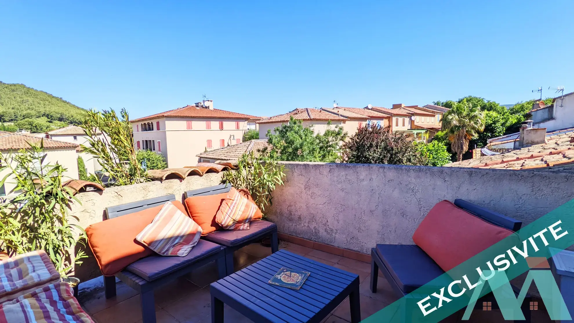 Appartement T3 en Duplex avec Terrasse et Garage au Beausset 