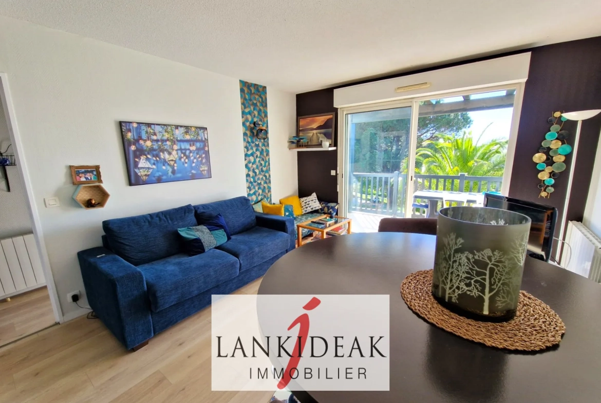 Appartement T2 bis de 48 m² avec terrasse et piscine à Bassussarry 
