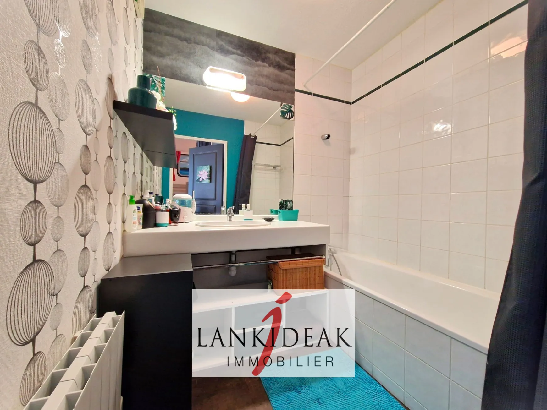 Appartement T2 bis de 48 m² avec terrasse et piscine à Bassussarry 
