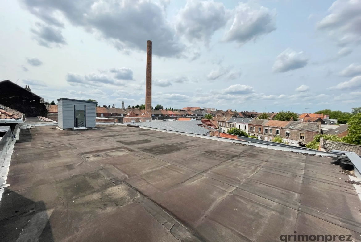 Loft exclusif de 148 m² avec rooftop à Roubaix, 3 chambres et stationnement privé 