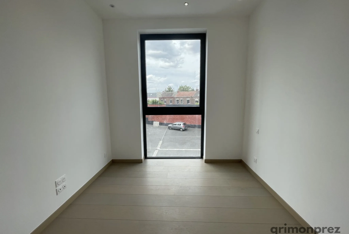 Loft exclusif de 148 m² avec rooftop à Roubaix, 3 chambres et stationnement privé 