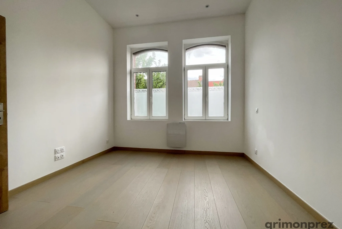 Loft exclusif de 148 m² avec rooftop à Roubaix, 3 chambres et stationnement privé 