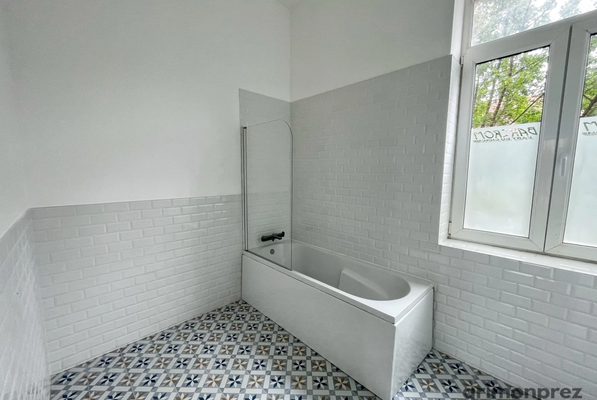 Loft exclusif de 148 m² avec rooftop à Roubaix, 3 chambres et stationnement privé 