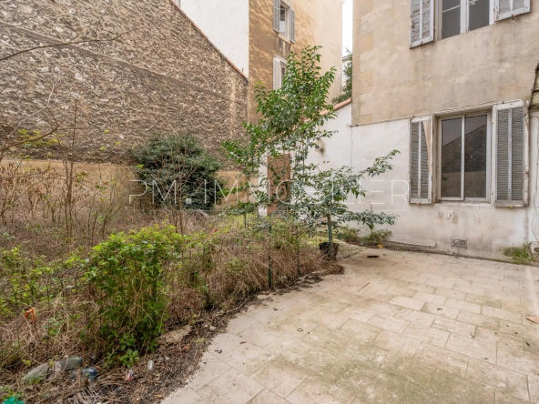 Appartement à rénover avec jardin à Marseille, quartier Sakakini / La Timone