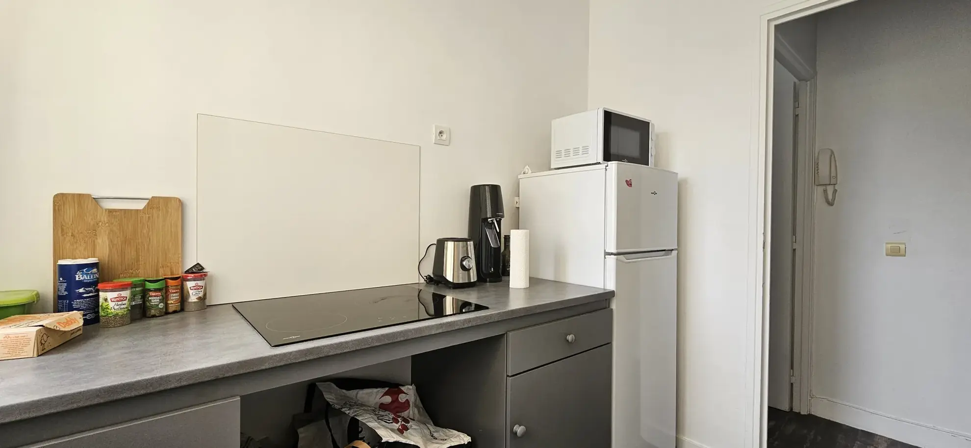Appartement F1 loué à Ifs proche campus 3 - Opportunité d'investissement 