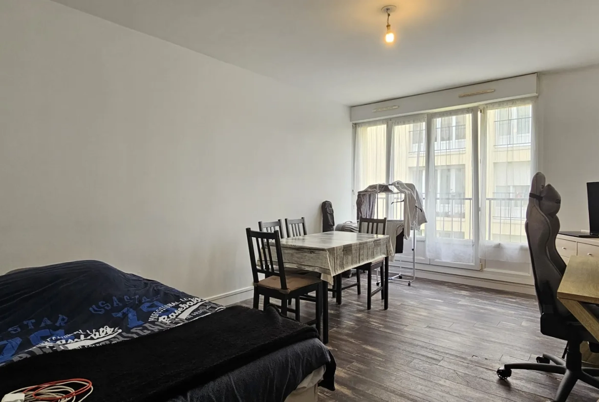 Appartement F1 loué à Ifs proche campus 3 - Opportunité d'investissement 